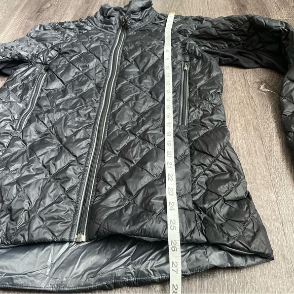 Lululemon Black and Grey Reversible light Puffer Quilted Activewear Jacket - Picture 8 of 14